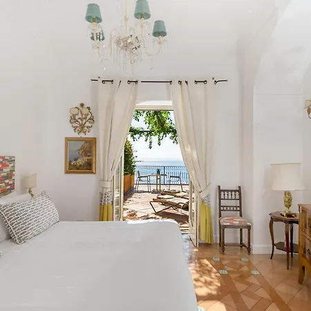 Ξενοδοχείο Punta Regina 4*